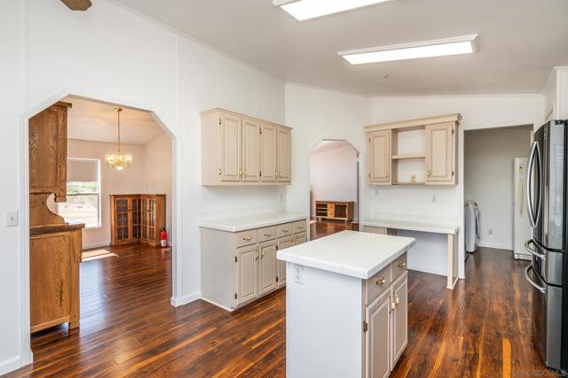 1525 Tea Rose Lane, Jacumba CA: https://media.crmls.org/mediaz/e58f66f6-0442-4a1d-bac1-9573cfadbe38.jpg