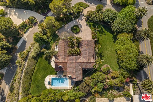 4099 Creciente Drive, Santa Barbara CA: https://media.crmls.org/mediaz/e58f98e2-4377-4d07-a978-dd216d9aabde.jpg
