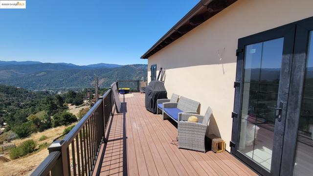 306 Country Club Hts Hts HTS, Carmel Valley CA: https://media.crmls.org/mediaz/e58fab66-6d68-4b87-af15-8cd7be55d556.jpg