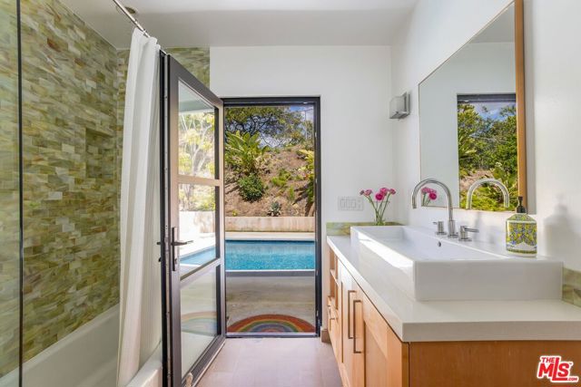 874 N Norman Place, Los Angeles CA: https://media.crmls.org/mediaz/e5900188-3b5c-4834-9489-339a767a540b.jpg