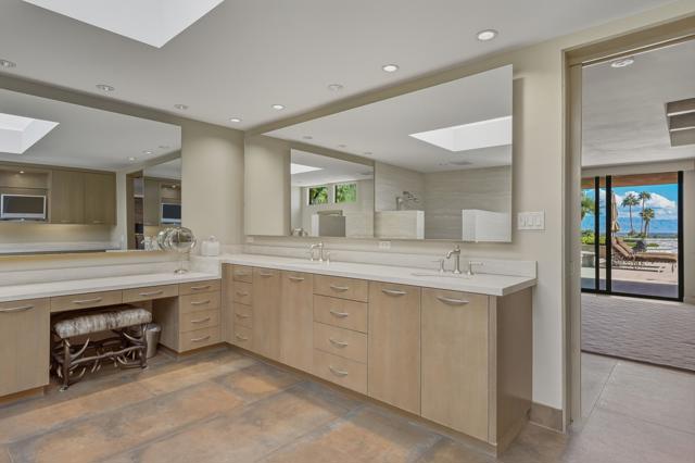 70150 Thunderbird Road, Rancho Mirage CA: https://media.crmls.org/mediaz/e5902c0a-f41b-44b4-8e09-060064cf5efa.jpg