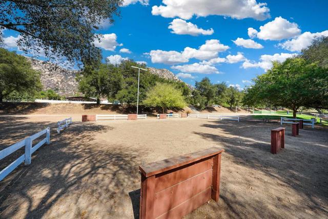 16112 Arena Drive, Ramona CA: https://media.crmls.org/mediaz/e5916dab-bfc8-48d0-8b62-6ad8055a351e.jpg