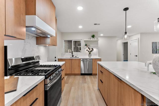 Image 5 of 31 For 2415 Galahad Rd.