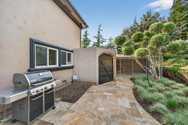 9540 Via Del Oro, Gilroy CA: https://media.crmls.org/mediaz/e5926919-c8aa-420e-86fd-175dd3eb97a4.jpg