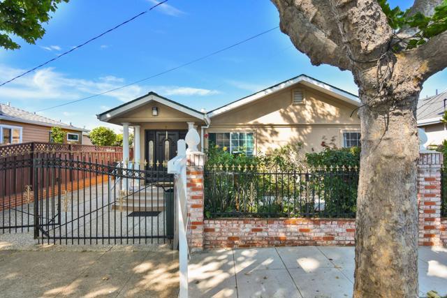 7 Lindbergh Street, San Mateo CA: https://media.crmls.org/mediaz/e592989a-63d2-4b8d-b0a7-f3212a12ba1b.jpg