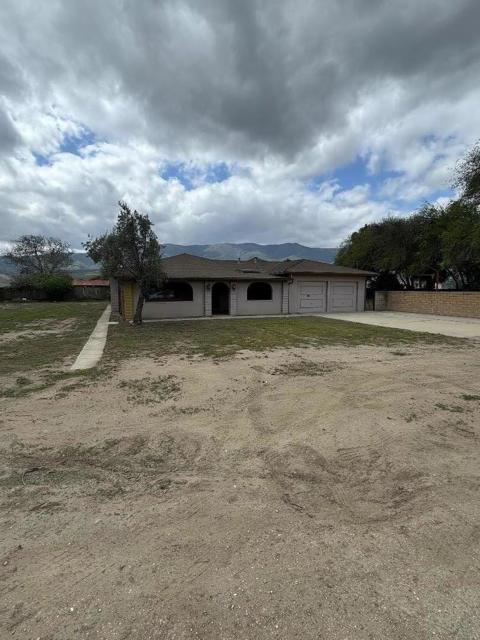 36176 Mile End Road, Soledad CA: https://media.crmls.org/mediaz/e5933e92-4ba9-437b-9922-a103e77f6788.jpg