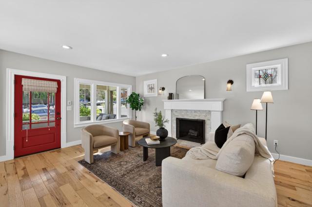 136 Loma Alta Avenue, Los Gatos CA: https://media.crmls.org/mediaz/e5934bcc-3bcb-4dca-be57-d1a6f712397d.jpg