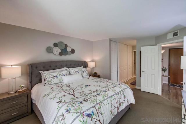 17637 Pomerado Rd, San Diego CA: https://media.crmls.org/mediaz/e59362ef-6b2f-435d-ab9c-5d70f53ca6c2.jpg