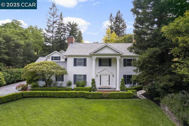 32 Kensington Ct, Alamo CA: https://media.crmls.org/mediaz/e593b203-0ce6-4f15-8a98-2336b95dd50a.jpg