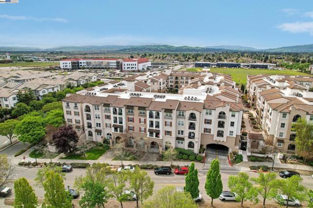 3245 Dublin Blvd, Dublin CA: https://media.crmls.org/mediaz/e5942e17-6501-4196-aaca-06e0e3ba5f48.jpg