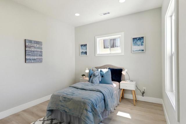 252 Euclid Avenue, Oakland CA: https://media.crmls.org/mediaz/e594c28d-ccf5-43d3-8c75-caac4be0e308.jpg