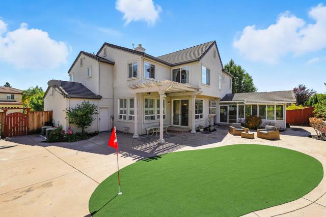 553 Lower Vintners Circle, Fremont CA: https://media.crmls.org/mediaz/e595b0f6-0fa0-4478-9b32-0bb4922adc46.jpg
