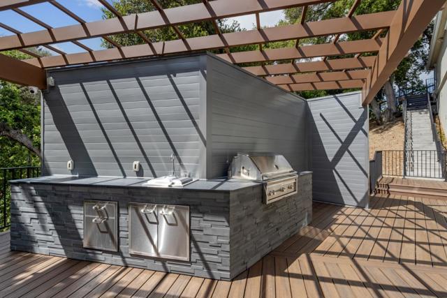 55 Vista Verde Way, Portola Valley CA: https://media.crmls.org/mediaz/e595c091-f168-44f1-b968-d843ba9ff420.jpg
