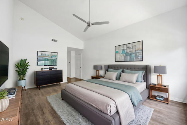 574 Charles Street, Moorpark CA: https://media.crmls.org/mediaz/e595ec26-03f1-4f34-a82c-e5d2727e15b7.jpg