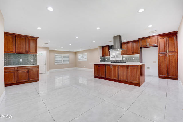 10530 Rubio Avenue, Granada Hills CA: https://media.crmls.org/mediaz/e59620b3-83ba-4a96-8569-7d365f22624b.jpg