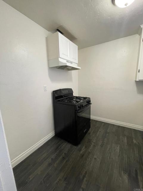 Detail Gallery Image 4 of 8 For 327 E 5th St, National City,  CA 91950 - 2 Beds | 1 Baths