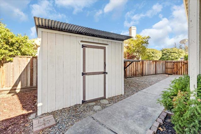 18 Suffield Circle, Salinas CA: https://media.crmls.org/mediaz/e596a582-6e70-4d41-bcba-1f3b2ace3581.jpg