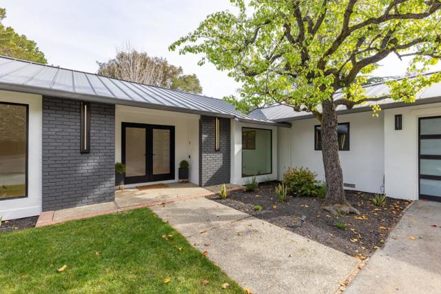 340 Arden Road, Hillsborough CA: https://media.crmls.org/mediaz/e59719ae-7475-49a5-abeb-86a92dc7b5cd.jpg