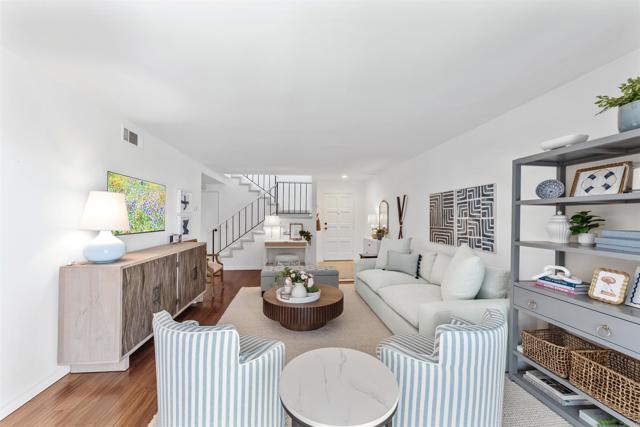 Detail Gallery Image 2 of 31 For 4670 Coralwood Cir, Carlsbad,  CA 92008 - 2 Beds | 2/1 Baths