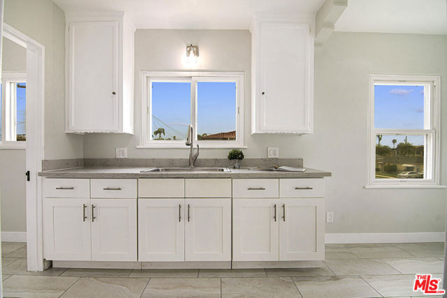 8456 Byrd Avenue, Inglewood CA: https://media.crmls.org/mediaz/e5981909-0507-449f-9ecf-d6c4d107b1b6.jpg