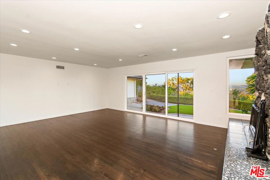 15451 Longbow DriveSherman Oaks img 49