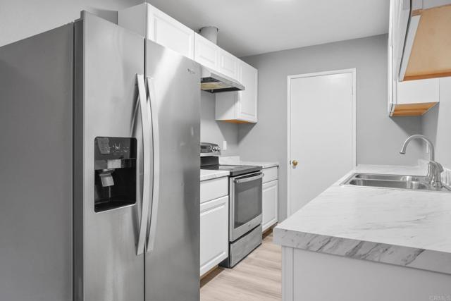 Detail Gallery Image 3 of 12 For 8000 University Ave #202,  La Mesa,  CA 91942 - 1 Beds | 1 Baths