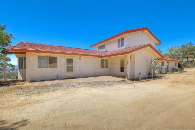 25861 E Old Julian Hwy, Ramona CA: https://media.crmls.org/mediaz/e5988c7f-12b3-4c59-942e-fb28f5505be6.jpg