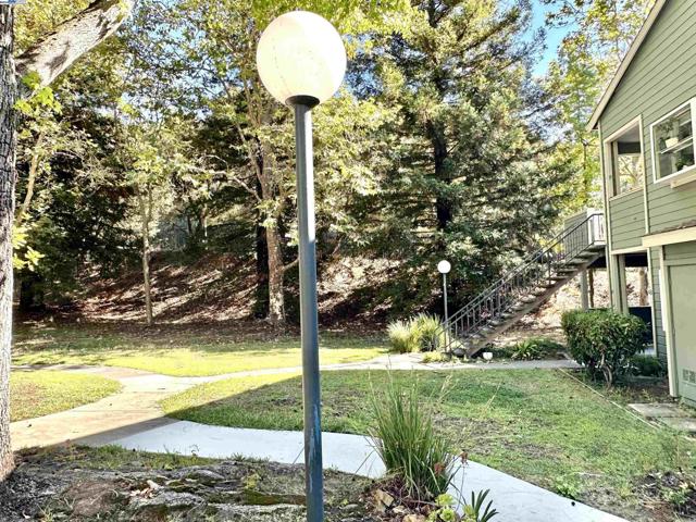 Details for 700 Canyon Oaks Dr  B, Oakland, CA 94605