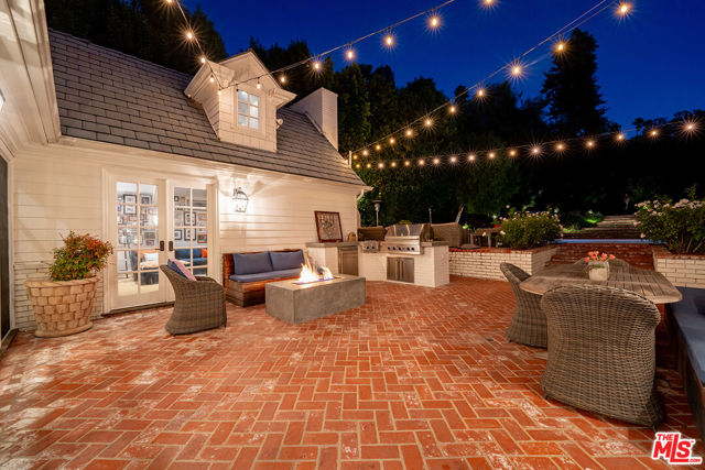 4714 Balboa Avenue, Encino CA: https://media.crmls.org/mediaz/e599db17-c393-4e62-a8cb-e398f41d4969.jpg