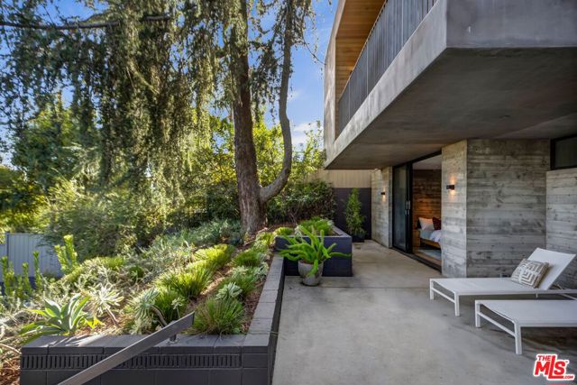 1933 Redcliff Street, Los Angeles CA: https://media.crmls.org/mediaz/e59d03f3-6726-490c-bc30-eeec5d687895.jpg