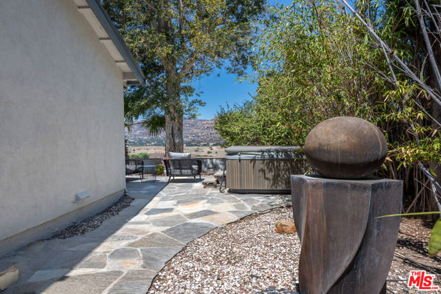 8919 Moorcroft Avenue, West Hills CA: https://media.crmls.org/mediaz/e59d8b57-5a60-4ed5-b6f9-bf08622947ac.jpg