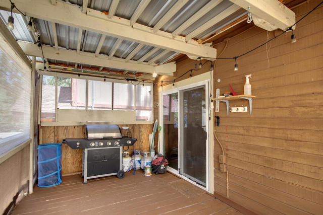 735 Santa Barbara Avenue, Sugarloaf CA: https://media.crmls.org/mediaz/e59e6390-018e-44f8-a5cc-45acb07d440f.jpg