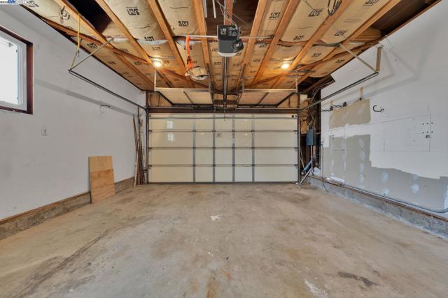 635 Janice Ave, Hayward CA: https://media.crmls.org/mediaz/e59f4a70-c50b-48dc-8685-6fd0ddb31d07.jpg