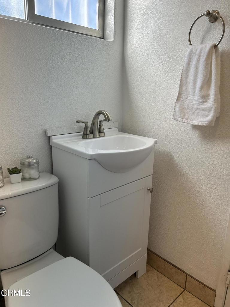https://media.crmls.org/mediaz/e59feba7-93e6-4f11-a5bd-abc66b8da71e.jpg?preset=X-Large