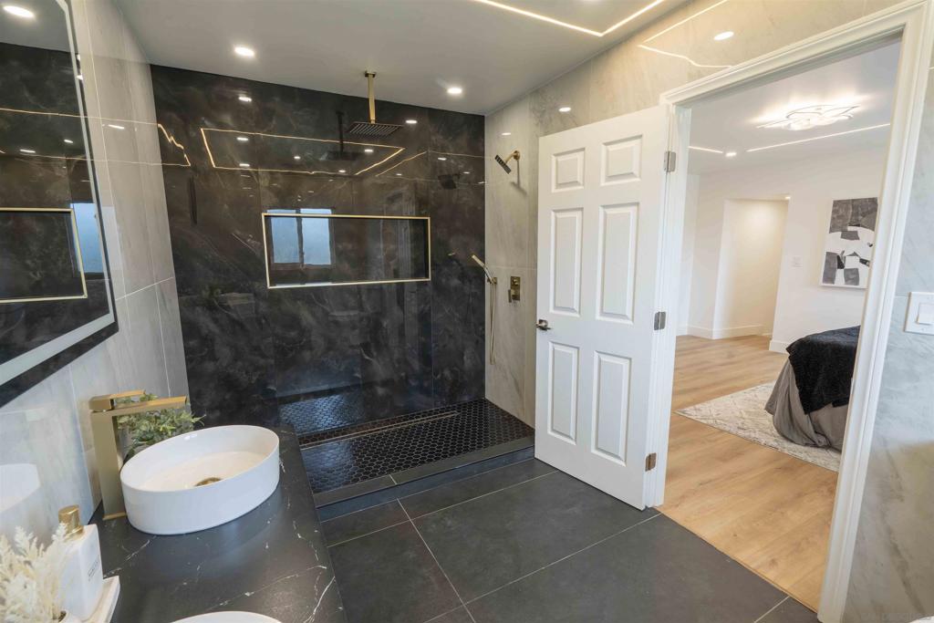 MLS #250039460SD image #38