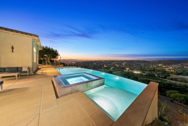 30330 Via Maria Elena, Bonsall CA: https://media.crmls.org/mediaz/e5a085e5-a380-45d5-ac3b-65d76970d5ab.jpg