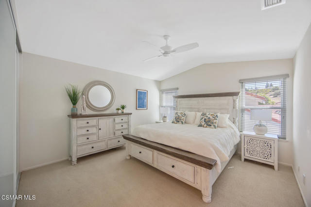979 Quarterhorse Lane, Oak Park CA: https://media.crmls.org/mediaz/e5a10d20-4680-4dec-8f3b-a4bb58218cb0.jpg