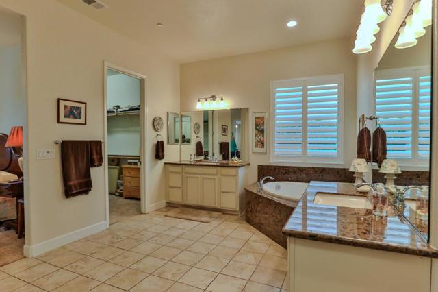 2671 Glen Echo Lane, Manteca CA: https://media.crmls.org/mediaz/e5a12795-3024-4787-b590-e755013a5c01.jpg