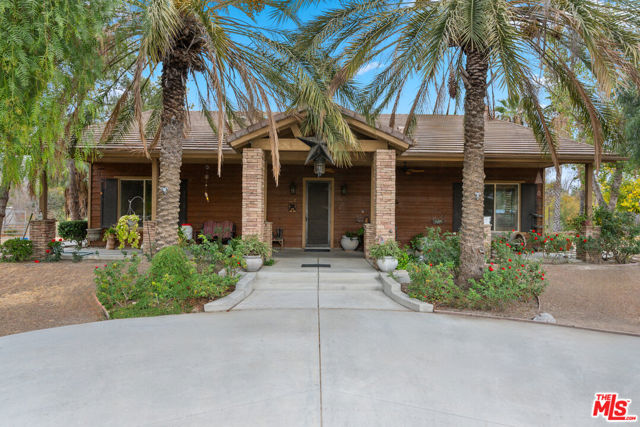 805 N Sanderson Avenue, San Jacinto CA: https://media.crmls.org/mediaz/e5a1d4c0-b4ea-4c96-b446-0209d1b02cb0.jpg