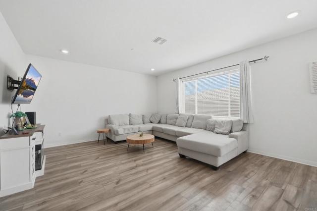 Detail Gallery Image 11 of 27 For 30847 Southend Ln, Winchester,  CA 92596 - 4 Beds | 2/1 Baths