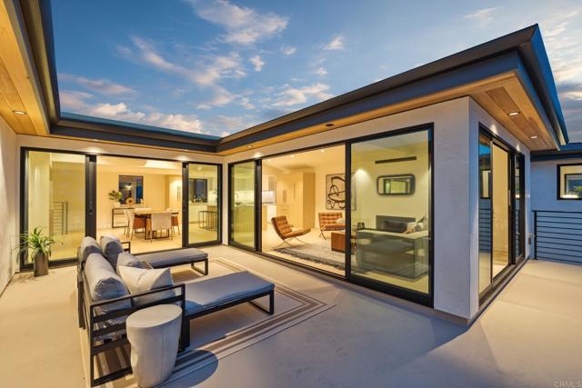 2052 Montgomery Avenue, Cardiff by the Sea CA: https://media.crmls.org/mediaz/e5a287b9-95fe-4bec-8129-60d6f12dc738.jpg