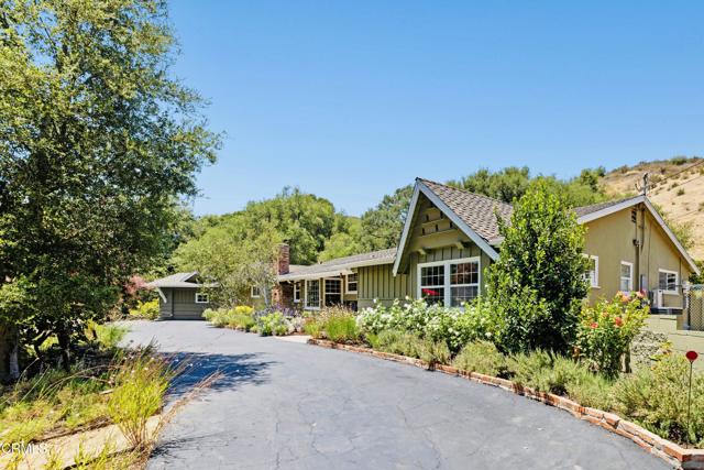 2547 Stokes Canyon Road, Calabasas CA: https://media.crmls.org/mediaz/e5a28c24-06a5-4820-83e7-cef196751b89.jpg