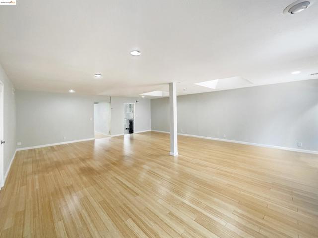 883 Calle De Verde, San Jose CA: https://media.crmls.org/mediaz/e5a2c1d7-860c-49ec-9109-d9feb7eef07e.jpg