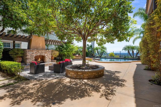 3219 Corte Paloma, Carlsbad CA: https://media.crmls.org/mediaz/e5a32469-5845-4a32-9dff-91736e6e9e7e.jpg