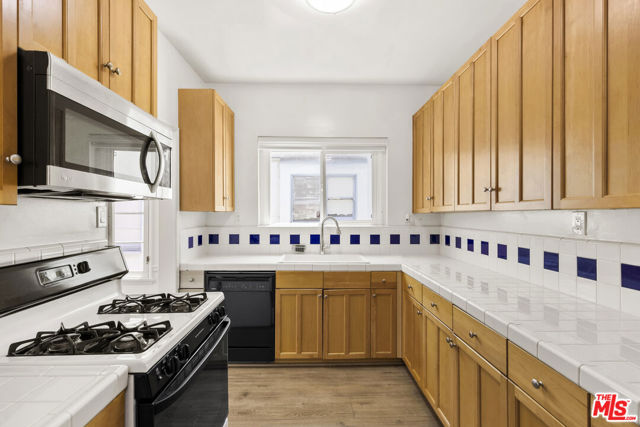 1235 S Orlando Avenue, Los Angeles CA: https://media.crmls.org/mediaz/e5a36d87-9734-4021-9943-3768c6c914d1.jpg