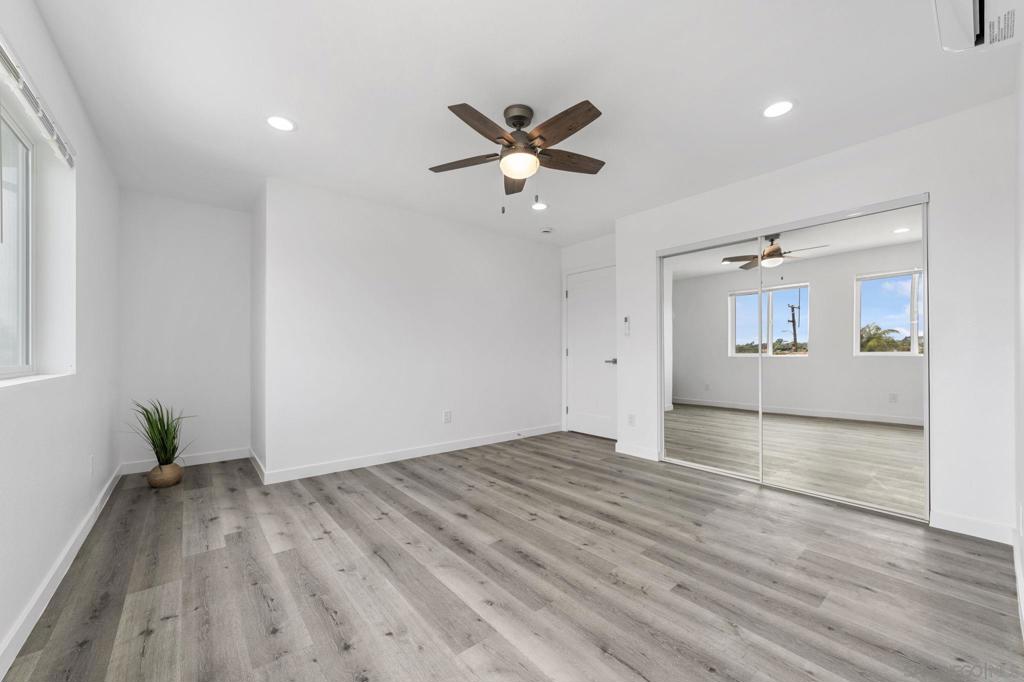 MLS #250034510SD img 21