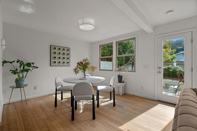 652 Montezuma Drive, Pacifica CA: https://media.crmls.org/mediaz/e5a3badf-b2db-40d0-9cd5-fde0f69afbb2.jpg