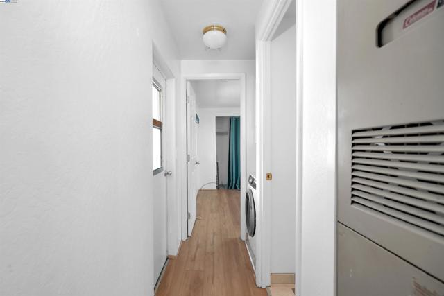 17754 Meekland Ave, Hayward CA: https://media.crmls.org/mediaz/e5a3ff29-2274-4074-8d74-bb099a79ade2.jpg