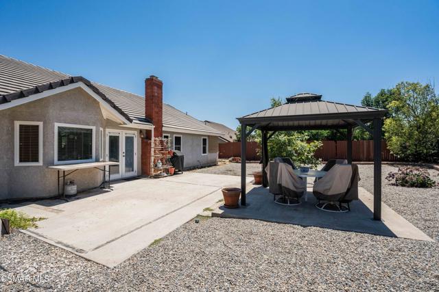 2753 Deerwood Avenue, Simi Valley CA: https://media.crmls.org/mediaz/e5a43b19-a599-4ece-a5c0-0ceb7b787ad6.jpg