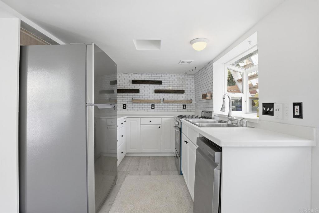 170 Diana Street - photo 13